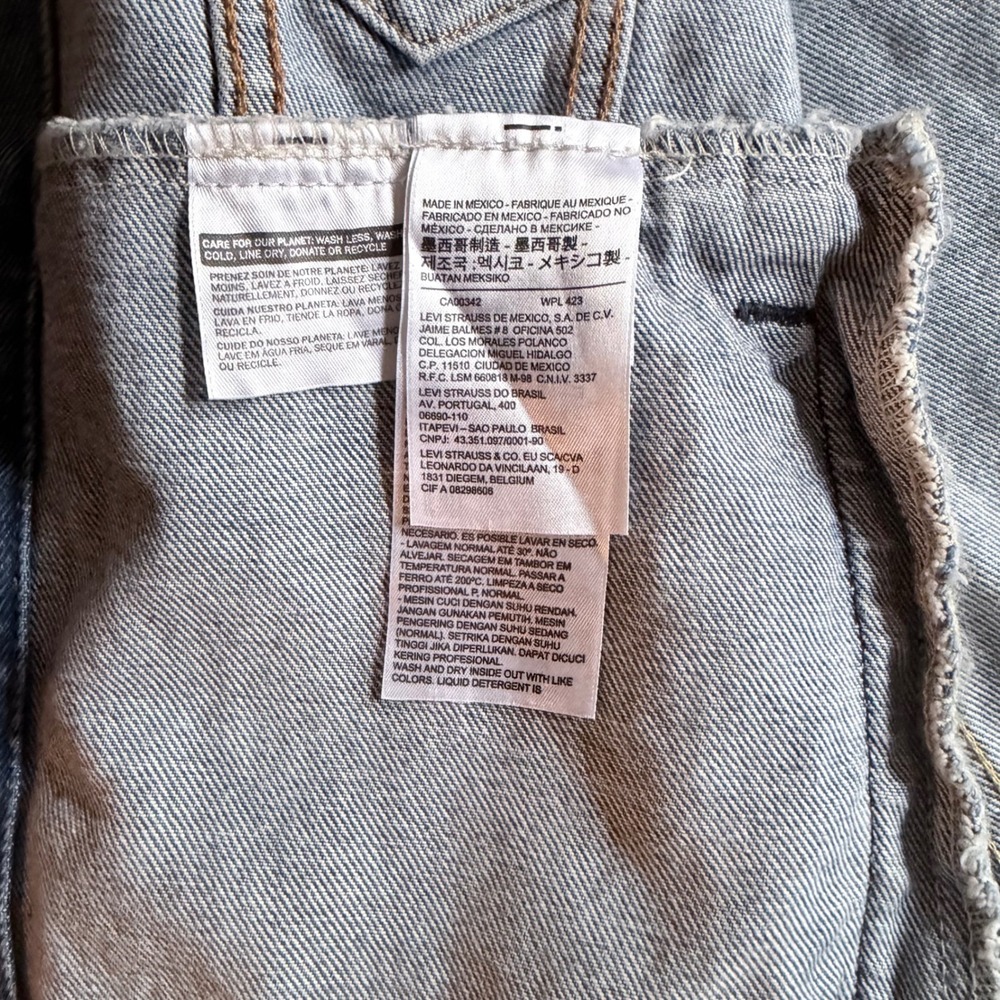 Levis Trucker Jacket Light Wash Denim Button Front Jean Jacket Womens Small NEW - Picture 10 of 10